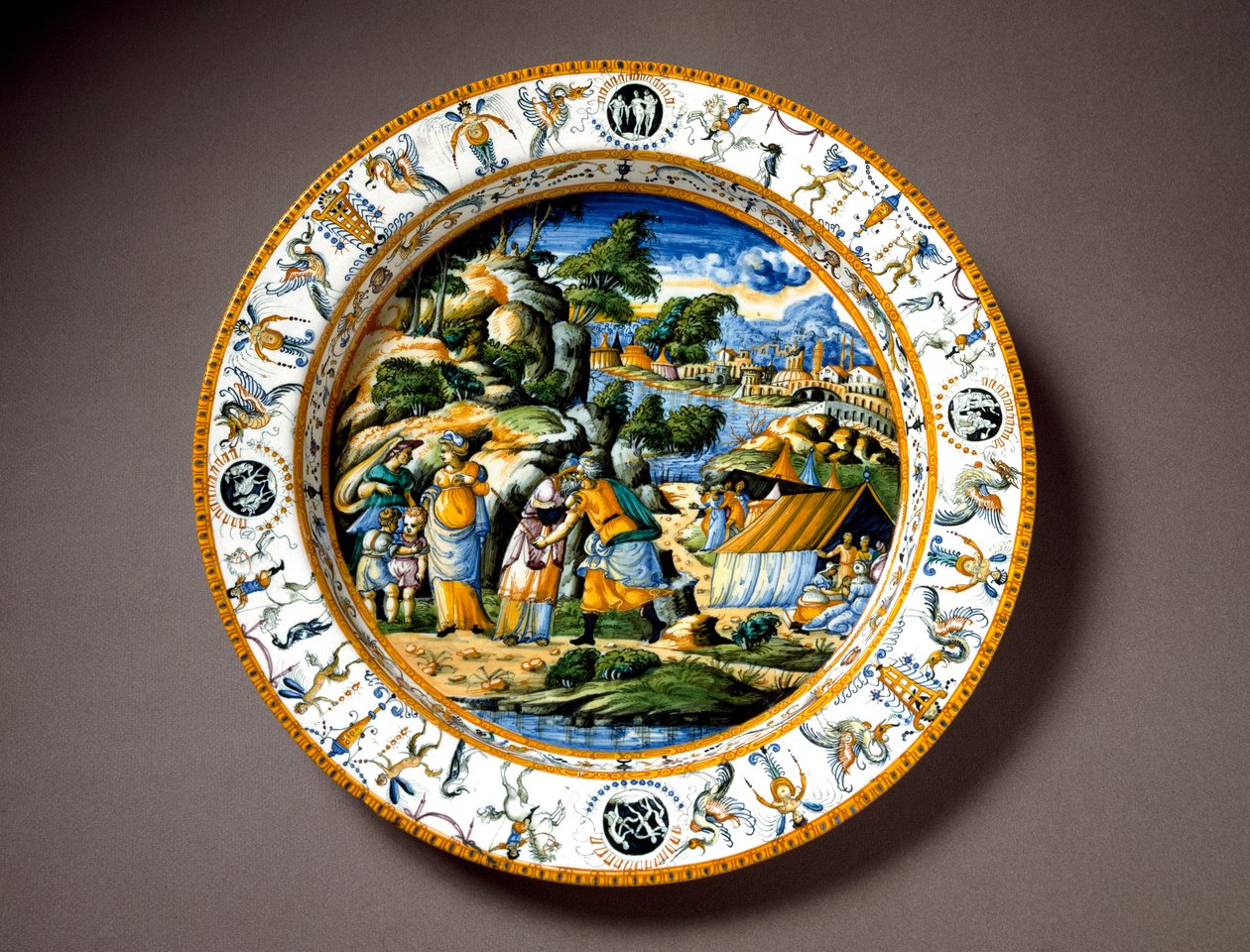 Spotkanie Aarona i Moise Płyta ceramiczna wyprodukowana w Urbino w warsztacie Fontana we Włoszech. 1550 wokół Florencji, Museo Nazionale del Bargello - Spotkanie Aarona i Mojżesza, płyta ceramiczna z warsztatu Fontany, Urbino, Włochy. Około 1550 roku. Nati autorstwa Italian School