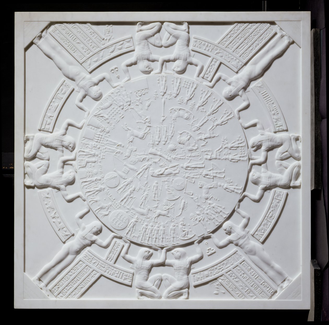 Kopia Zodiaku z Dendery, ze stropu kaplicy w świątyni Hathor, Dendera, Egipt, 1819 (marmur) autorstwa J. J. Castex