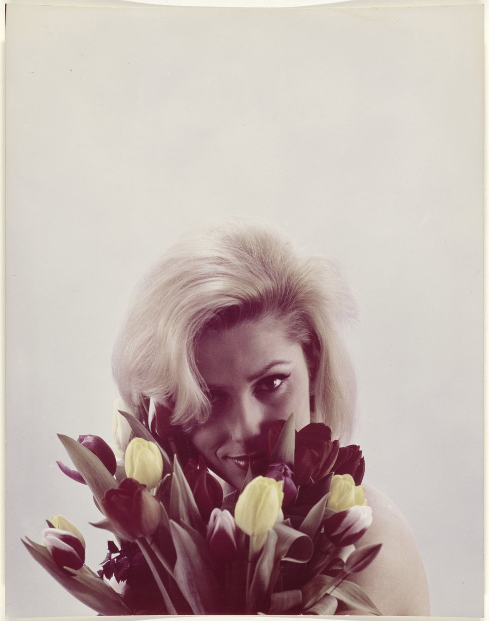 Portret kobiety z bukietem tulipanów autorstwa J.F. van Hengel