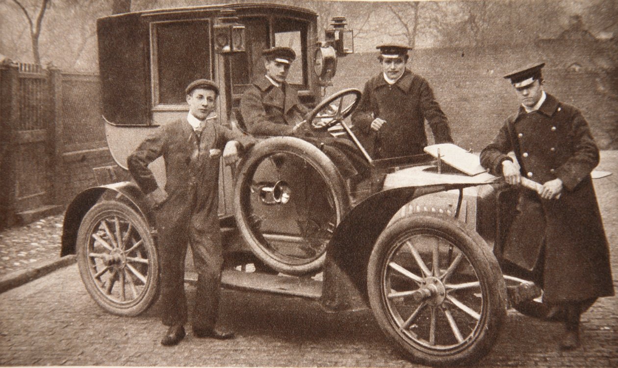 Pierwsza taksówka w Liverpoolu, 1906 (bw zdjęcie) autorstwa J.P. Wood