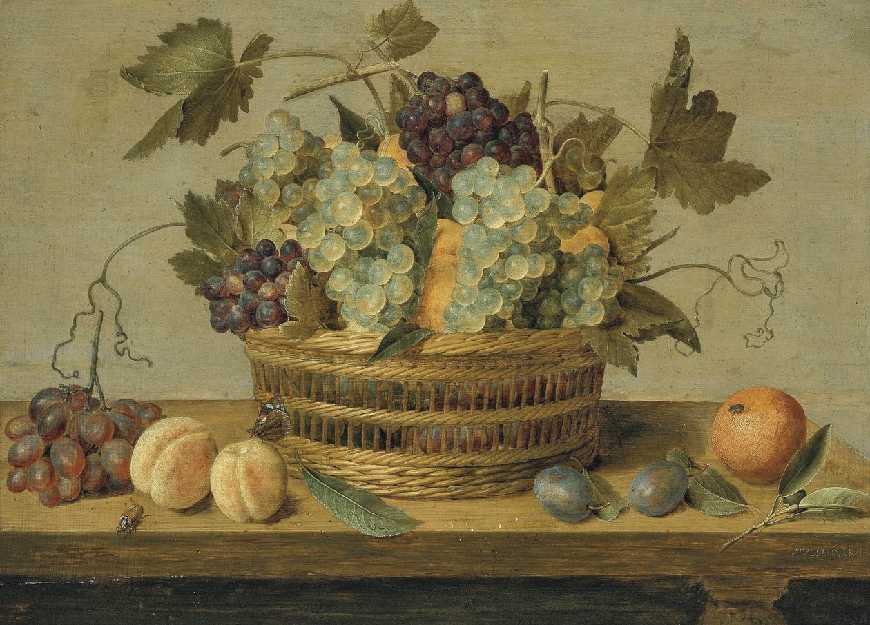 Nektarynki i winogrona w koszyku na stole, ze śliwkami, pomarańczami, motylem i żukiem autorstwa Jacob van Hulsdonck