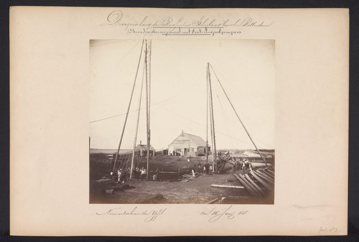 Dolna przepompownia pary z pompami odśrodkowymi / Nieuwerkerk aan den IJssel den 15 czerwca 1868 (tytuł na obiekcie) Odzyskiwanie jezior w Schieland na wschód od Rotterdamu (tytuł serii na obiekcie) autorstwa Jacobus van Gorkom jr.