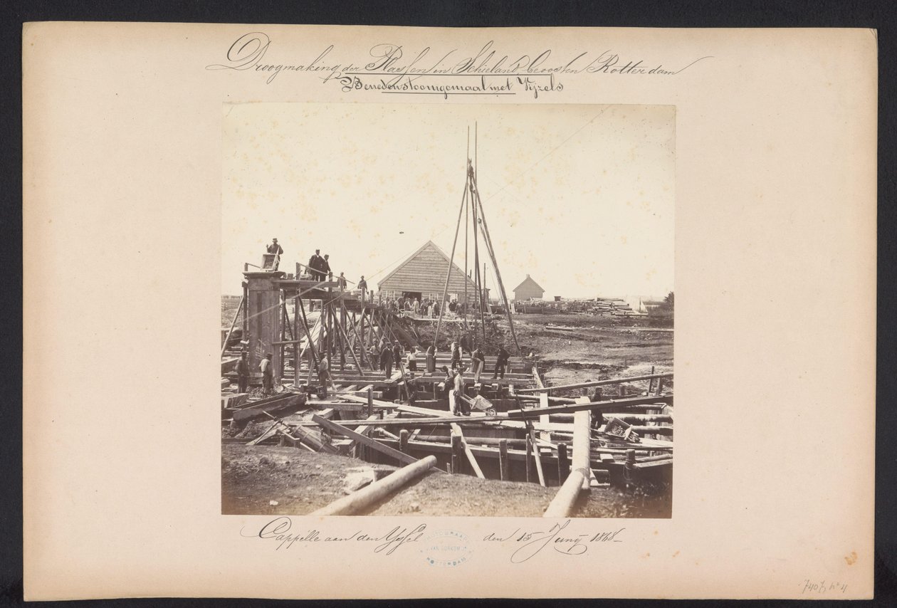 Poniżej przepompownia pary z Vijzels / Capelle aan den IJssel den 15 czerwca 1868 (tytuł na obiekcie) Odzyskiwanie jezior w Schieland na wschód od Rotterdamu (tytuł serii na obiekcie) autorstwa Jacobus van Gorkom jr.