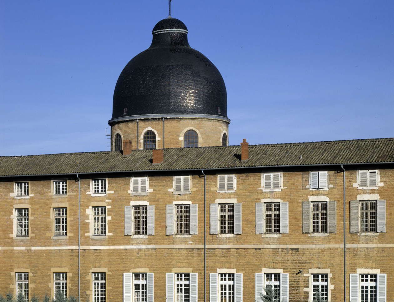 Architektura barokowa: kopuła Hotelu Dieu (XVIII wiek) autorstwa architekta Jacquesa Germaina (Jacques-Germain) Soufflota (1713-1780). Macon, Saone i Loire (Saone-et-Loire) (71). autorstwa Jacques Germain Soufflot