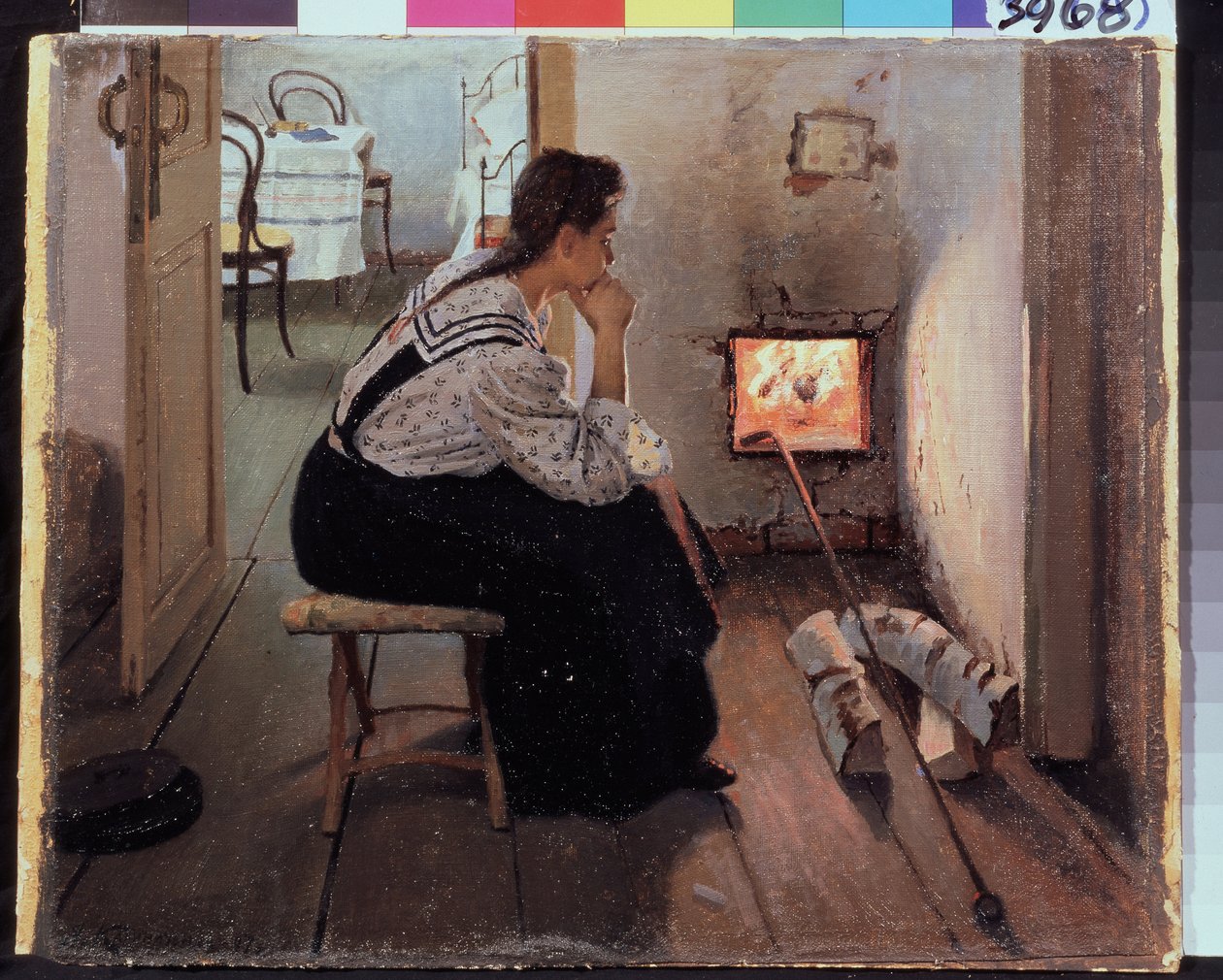 ""Myśli przy piecu"" (Myśli przy piecu) Młoda kobieta siedzi zamyślona przed kominkiem. Malarstwo Jakova Kaliniczenki (1869-1938) 1897 Państwowe Regionalne Muzeum Sztuki im. I. Pozhalostina, Riasan autorstwa Jakoff Jakovlevitch Kalinitchenko