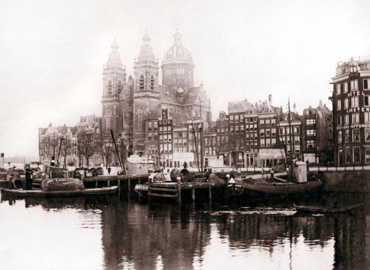 Kościół św. Mikołaja w murach, Amsterdam, 1898. autorstwa James Batkin