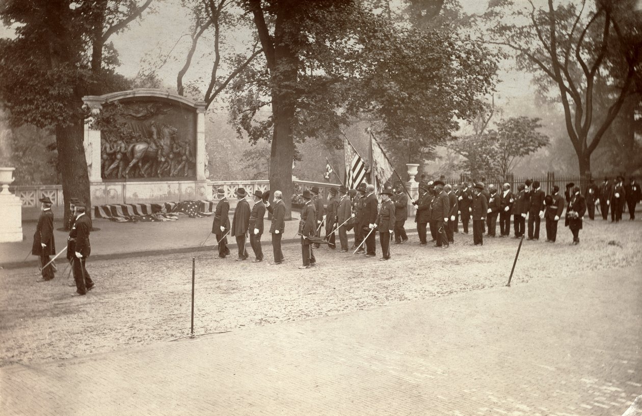 Poświęcenie pomnika Robertowi Gouldowi Shawowi i pięćdziesiątemu czwartemu pułkowi Massachusetts, Boston, 31 maja autorstwa James H. and Miller William J. Smith