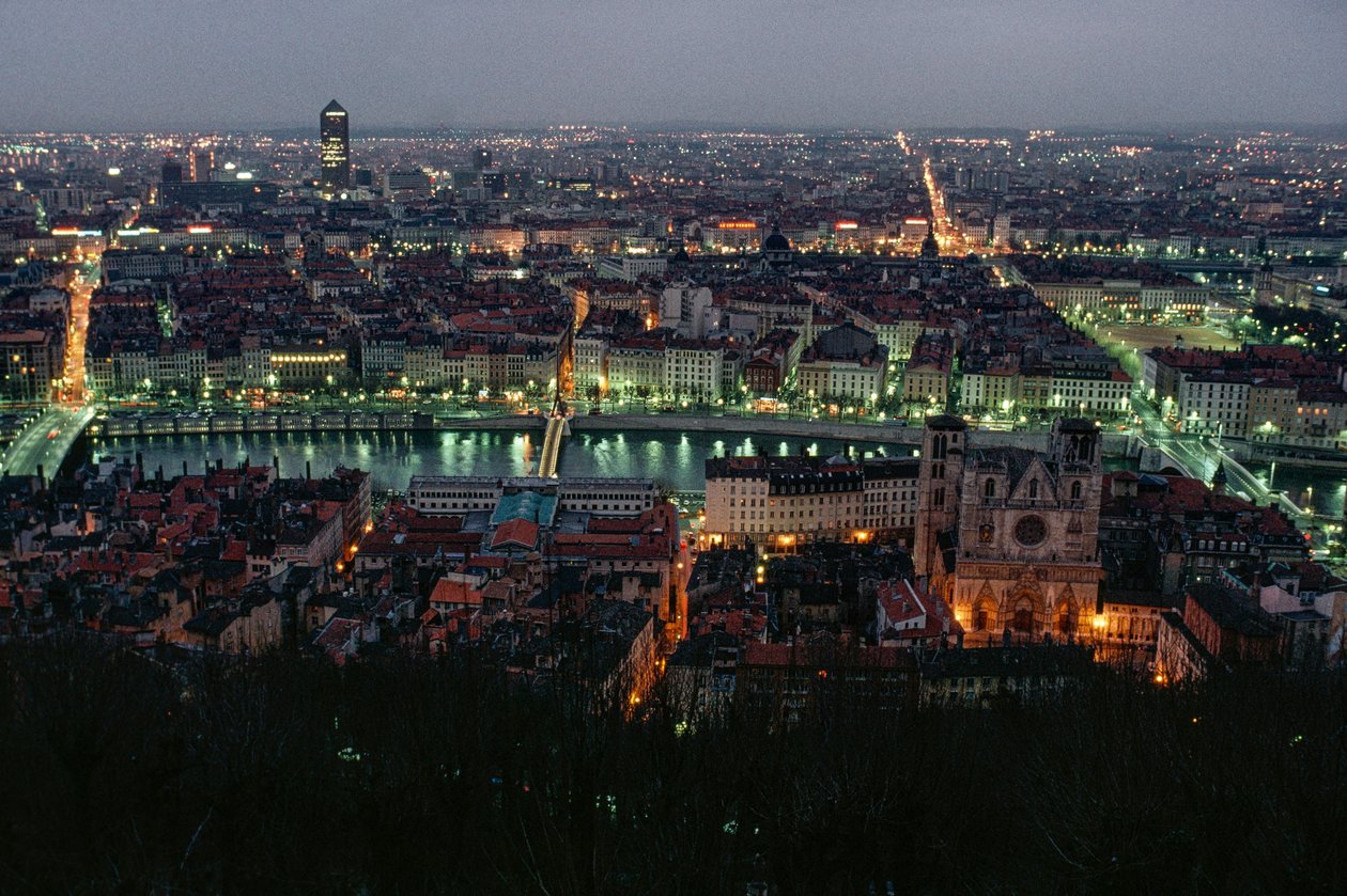 Widok na Lyon pomiędzy Pont de la Feuillite, Pont Bonaparte na wysokości.... autorstwa James L Stanfield