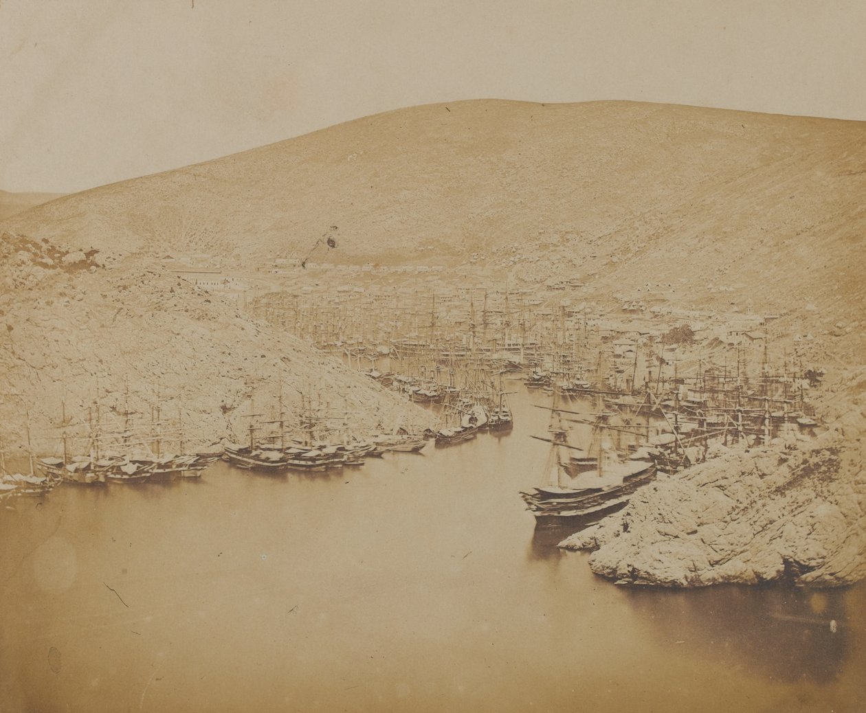 Port Balaklava, 1855 autorstwa James Robertson