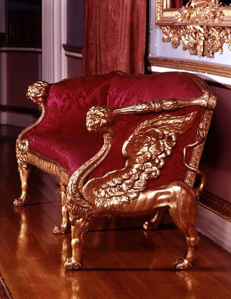 Sofa ze skrzydlatymi wspornikami z końca lwa, ok. 1760 (patrz również 148803) autorstwa James Stuart
