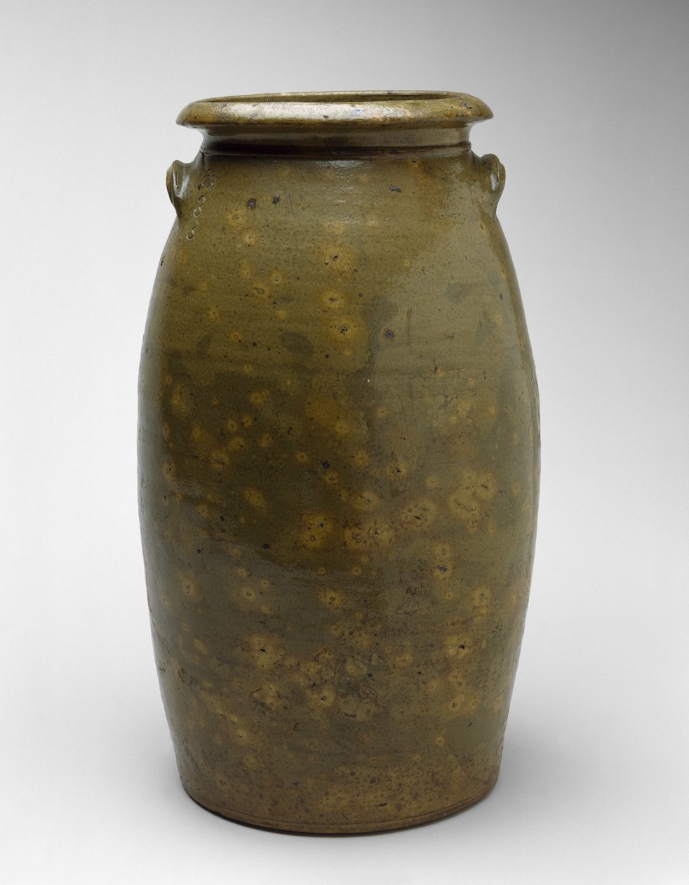 Churn, ok. 1873-1900 (kamionka szkliwiona alkalicznie) autorstwa James W. Haden