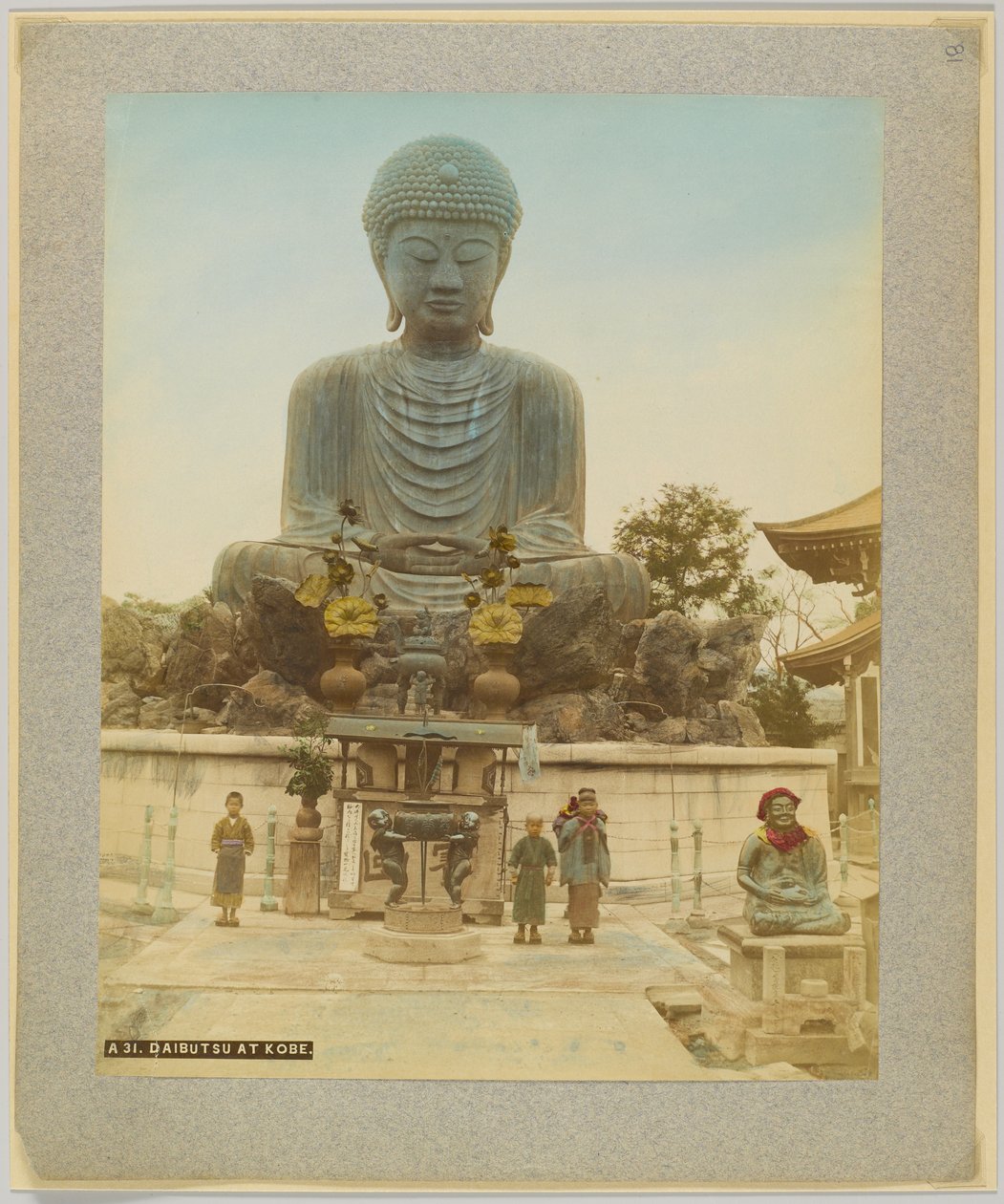 Daibutsu w Kobe, Japonia (ręcznie kolorowane czarno-białe zdjęcie) autorstwa Japanese Photographer