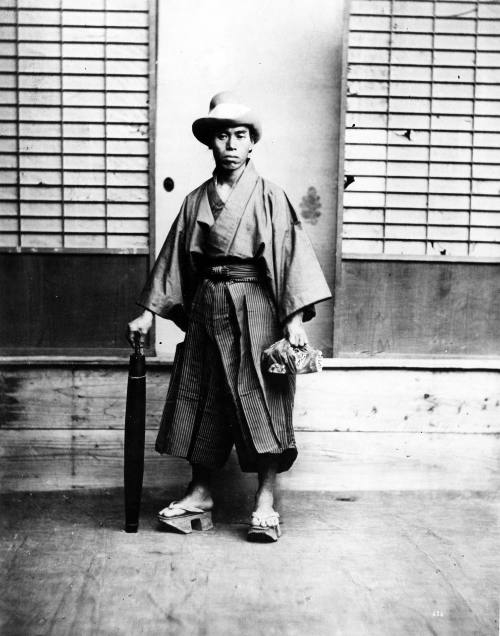 Japończyk w Europejskim Kapeluszu, ok. 1860-80 autorstwa Japanese Photographer