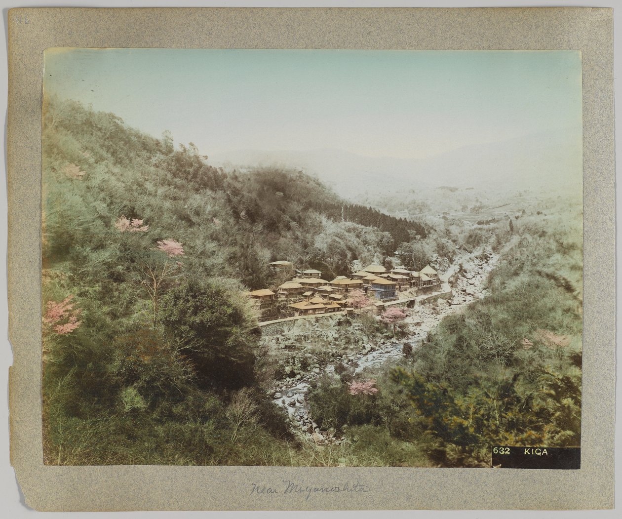Kiga, niedaleko Miyanoshita, Prefektura Kanagawa, Japonia (ręcznie kolorowane czarno-białe zdjęcie) autorstwa Japanese Photographer