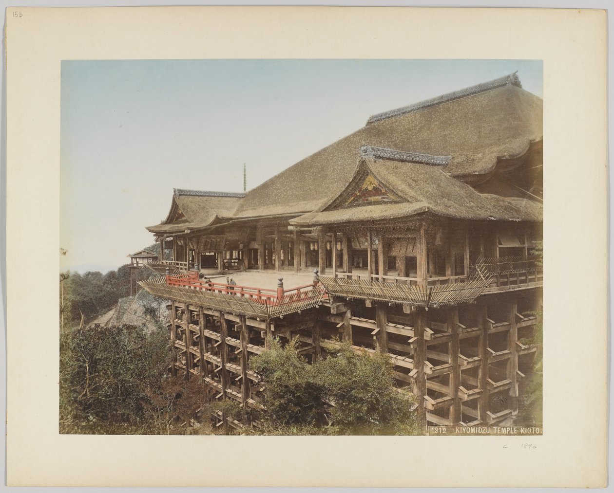 Świątynia Kiyomidzu, Kioto, Japonia, ok. 1890 (zdjęcie ręcznie kolorowane czarno-białe) autorstwa Japanese Photographer
