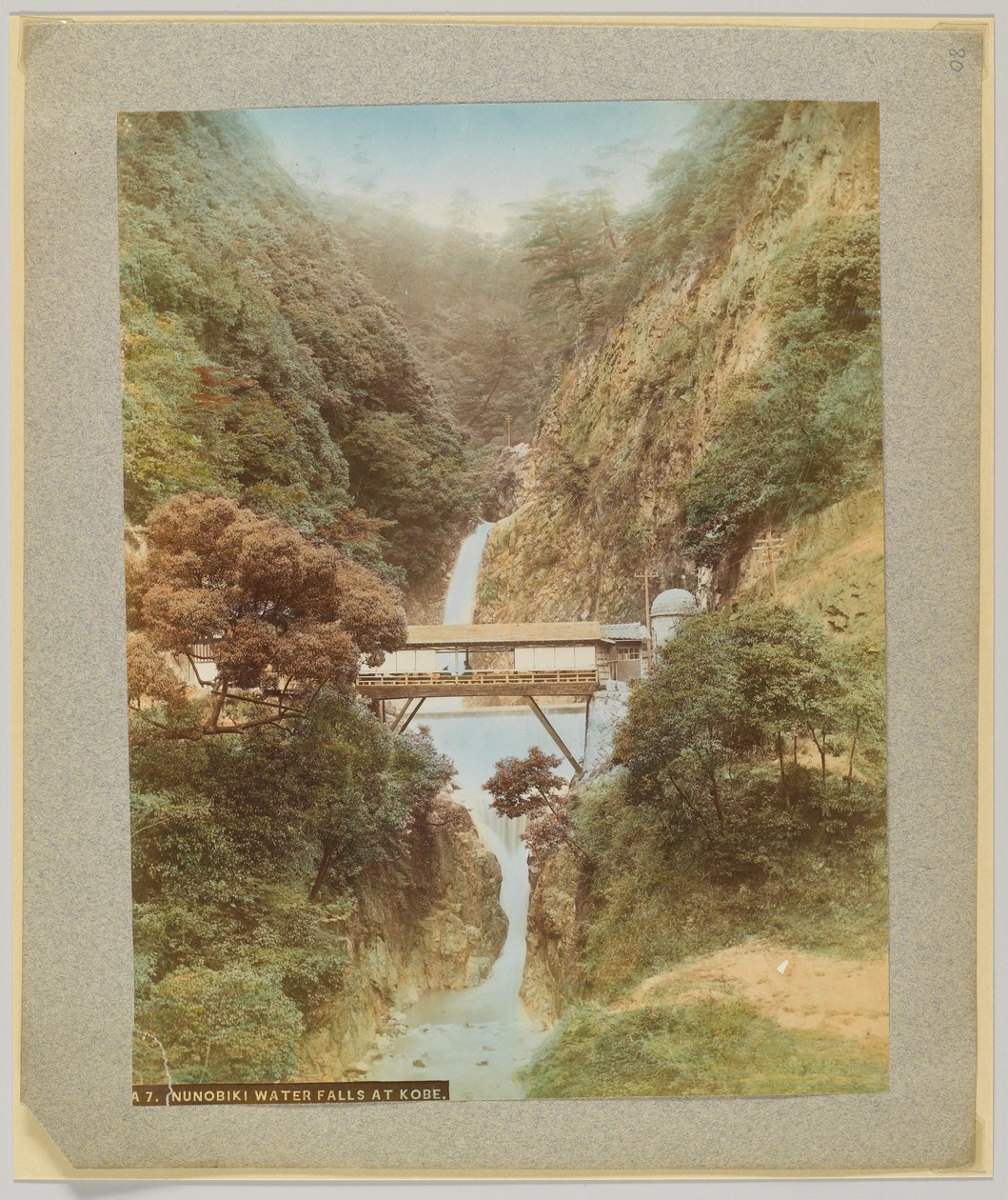 Wodospady Nunobiki, Kobe, Japonia (ręcznie kolorowane czarno-białe zdjęcie) autorstwa Japanese Photographer