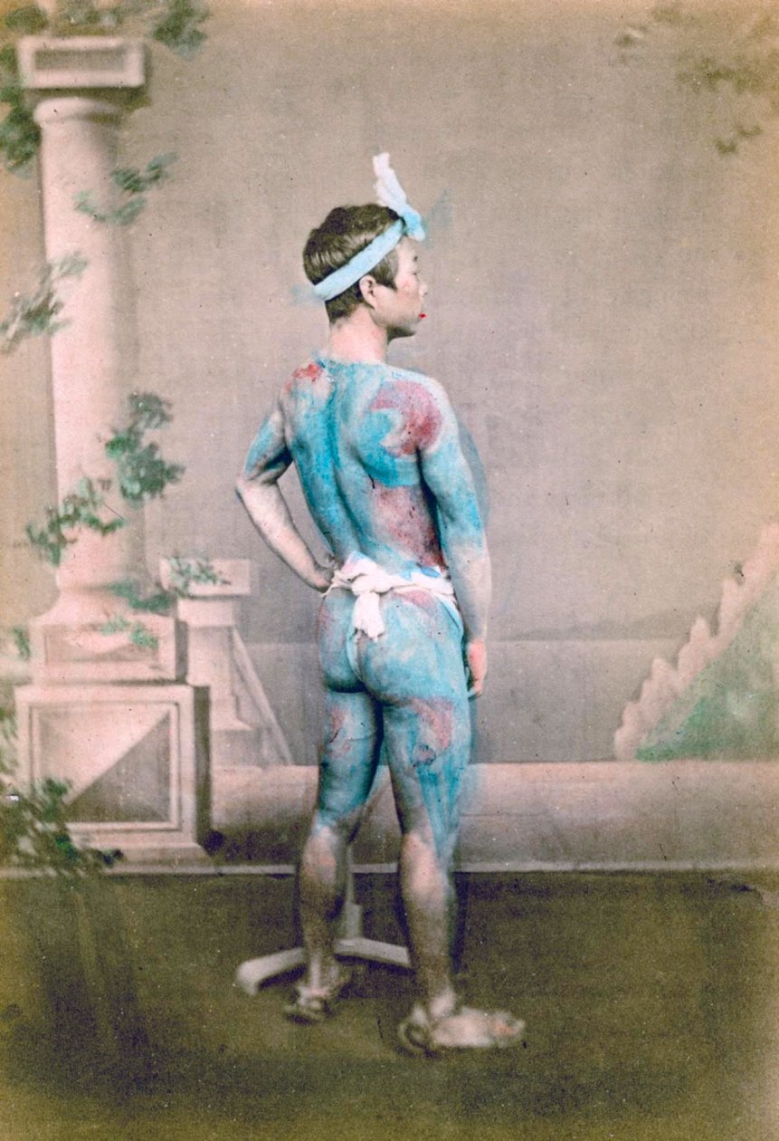 Portret pana młodego z tradycyjnymi japońskimi tatuażami Irezumi, ok. 1882 r. (zdjęcie ręcznie kolorowanego albuminu) autorstwa Japanese Photographer