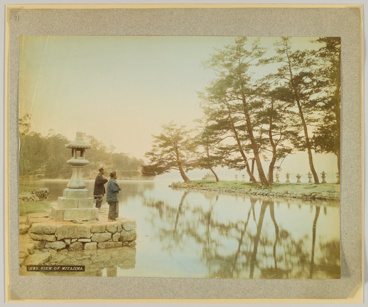 Widok Miyajimy, Japonia (ręcznie kolorowane czarno-białe zdjęcie) autorstwa Japanese Photographer