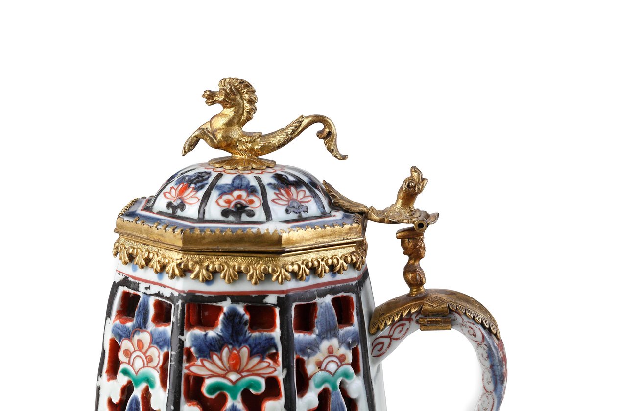 Rzadki, elegancko zamontowany dzbanek do kawy Imari i pokrywa (ceramiczna) autorstwa Japanese School