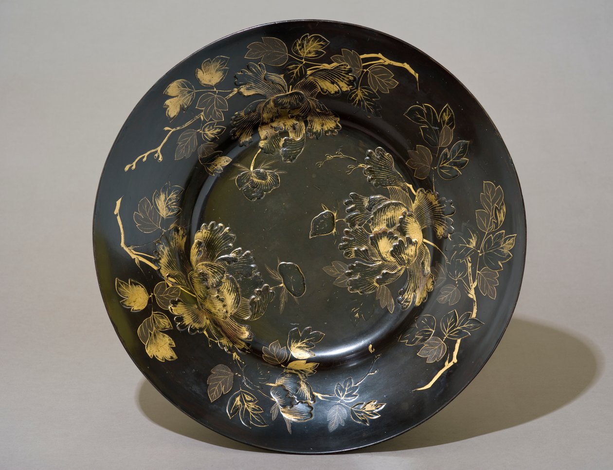 Naczynie w kształcie Imari, koniec XVII w. (lakierowane drewno) autorstwa Japanese School