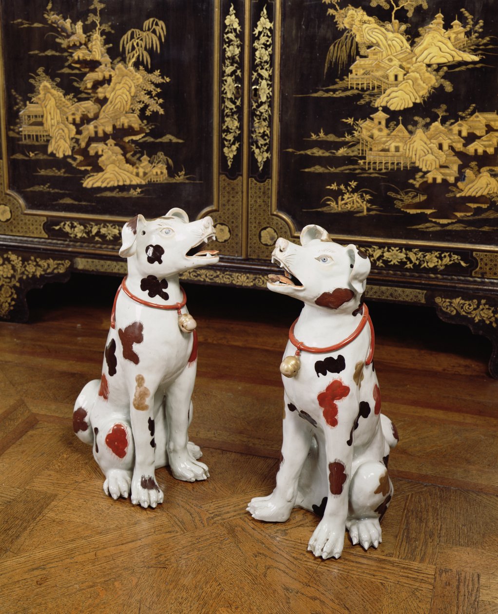Imari para siedzących psów gończych (porcelana z twardej pasty) autorstwa Japanese School