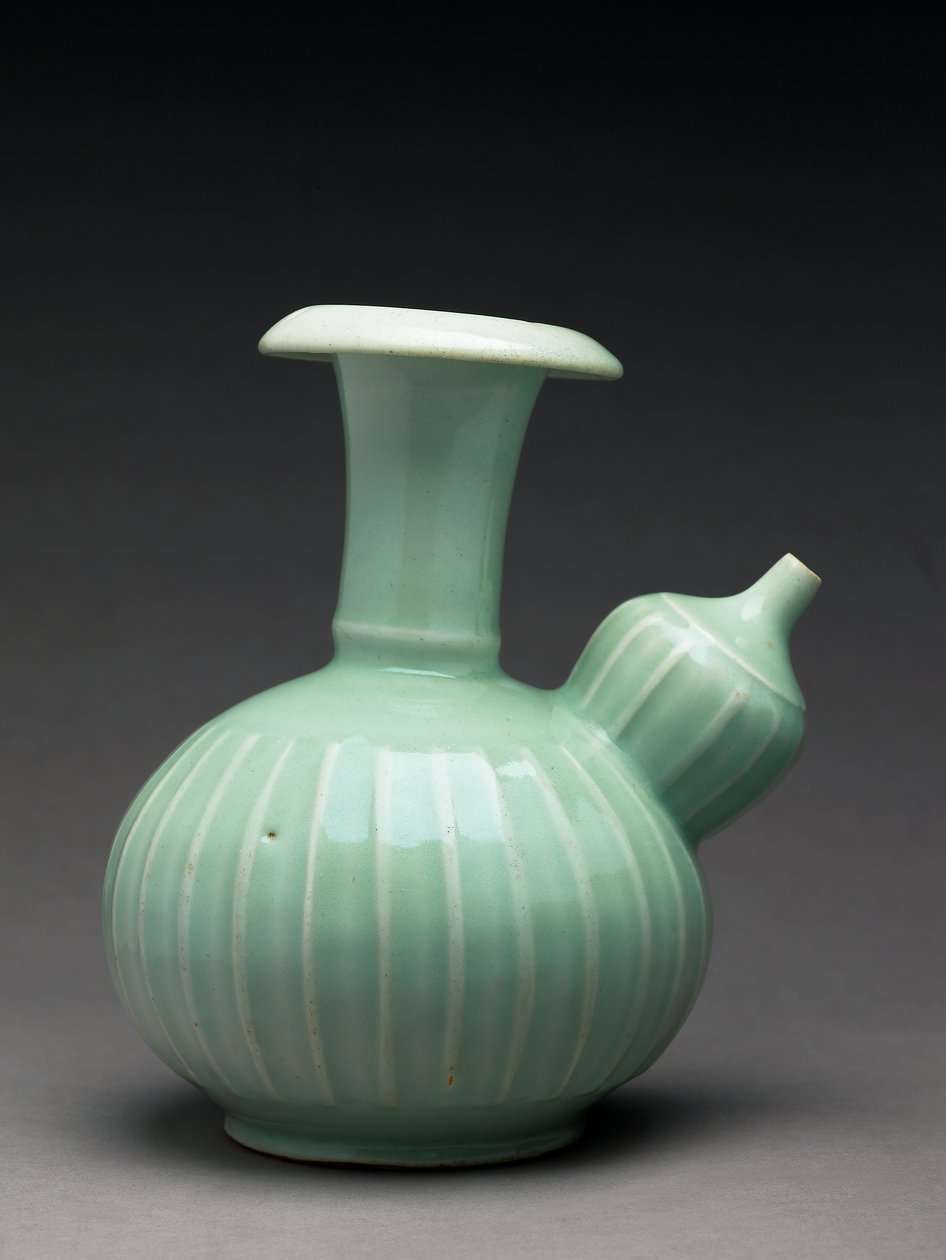 Kendi z dekoracją formowaną, witryny pieca Arita (porcelana) autorstwa Japanese School