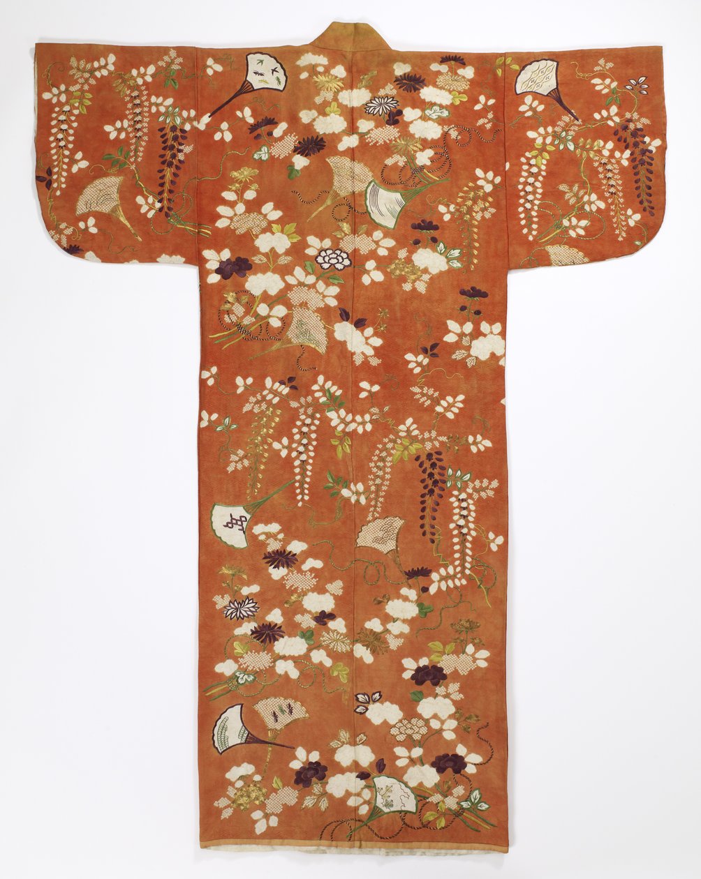 Kimono (furisode), koniec XVIII wieku (jedwab adamaszkowy, nici jedwabne i metaliczne) autorstwa Japanese School