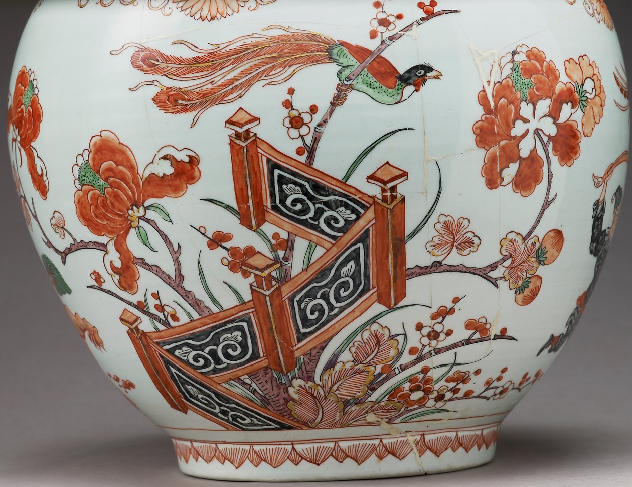 Duży wazon butelkowy, dekorowany w Holandii w stylu Imari, Ko-Imari, koniec XVII w. (ceramika pokryta emalią) (detal z 117741) autorstwa Japanese School