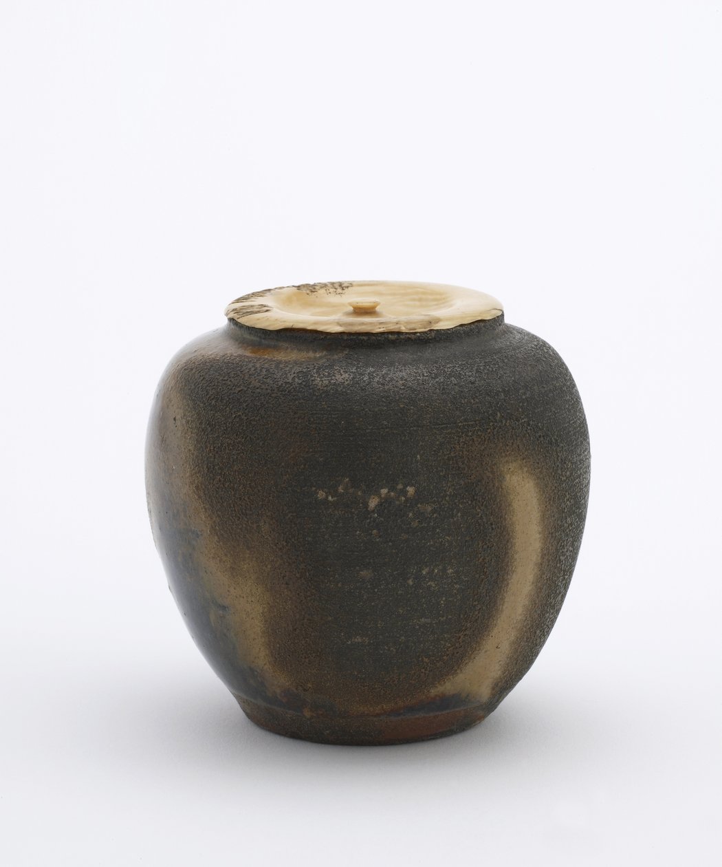 Pojemnik na herbatę, typ imo-no-ko, prefektura Aichi, okres Edo (ceramiczny) autorstwa Japanese School