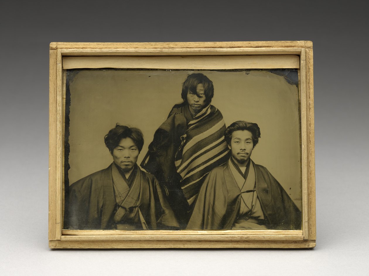Bez tytułu, ok. 1875 (ambrotypia w oryginalnej skrzynce z drewna kiri) autorstwa Japanese School