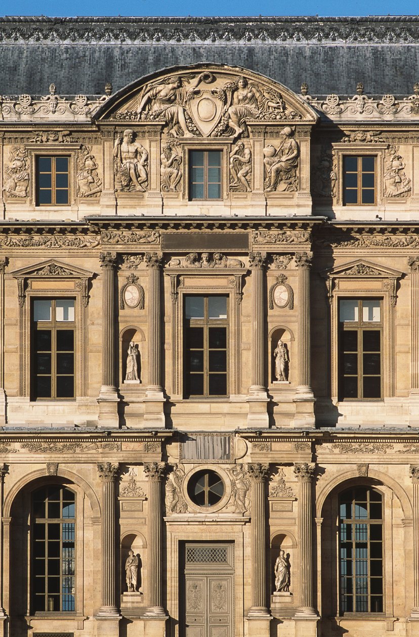 Cour Carree; Skrzydło Lescota autorstwa Jean Goujon