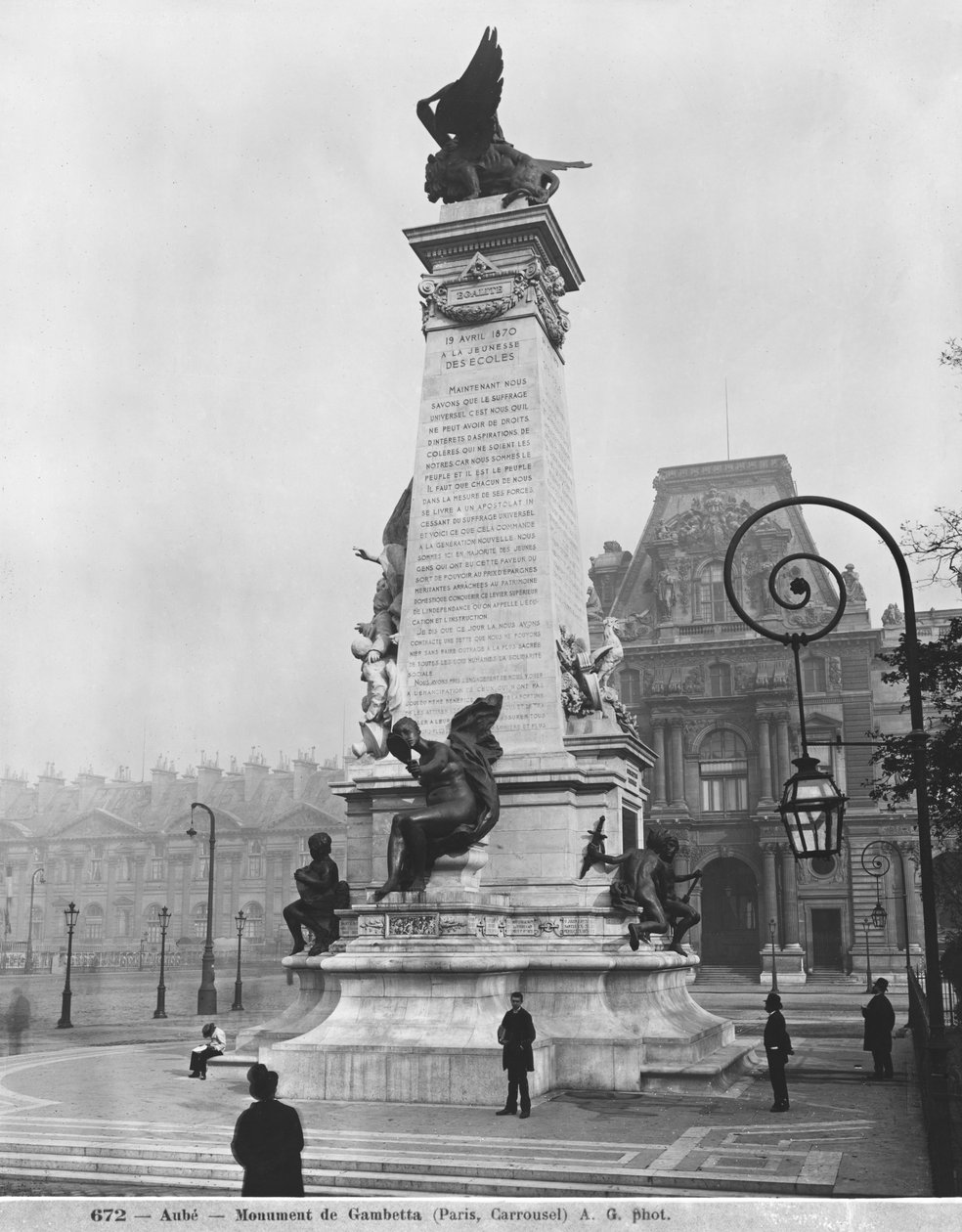 Pomnik Leona Gambetty, cour Napoleon, Luwr, 1888 (brąz i kamień) (patrz także 346102 do 346104, 346503) autorstwa Jean Paul Aube