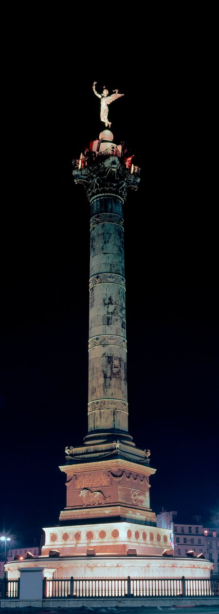 Widok kolumny lipcowej na Place de la Bastille w Paryżu. autorstwa Jean Antoine Alavoine