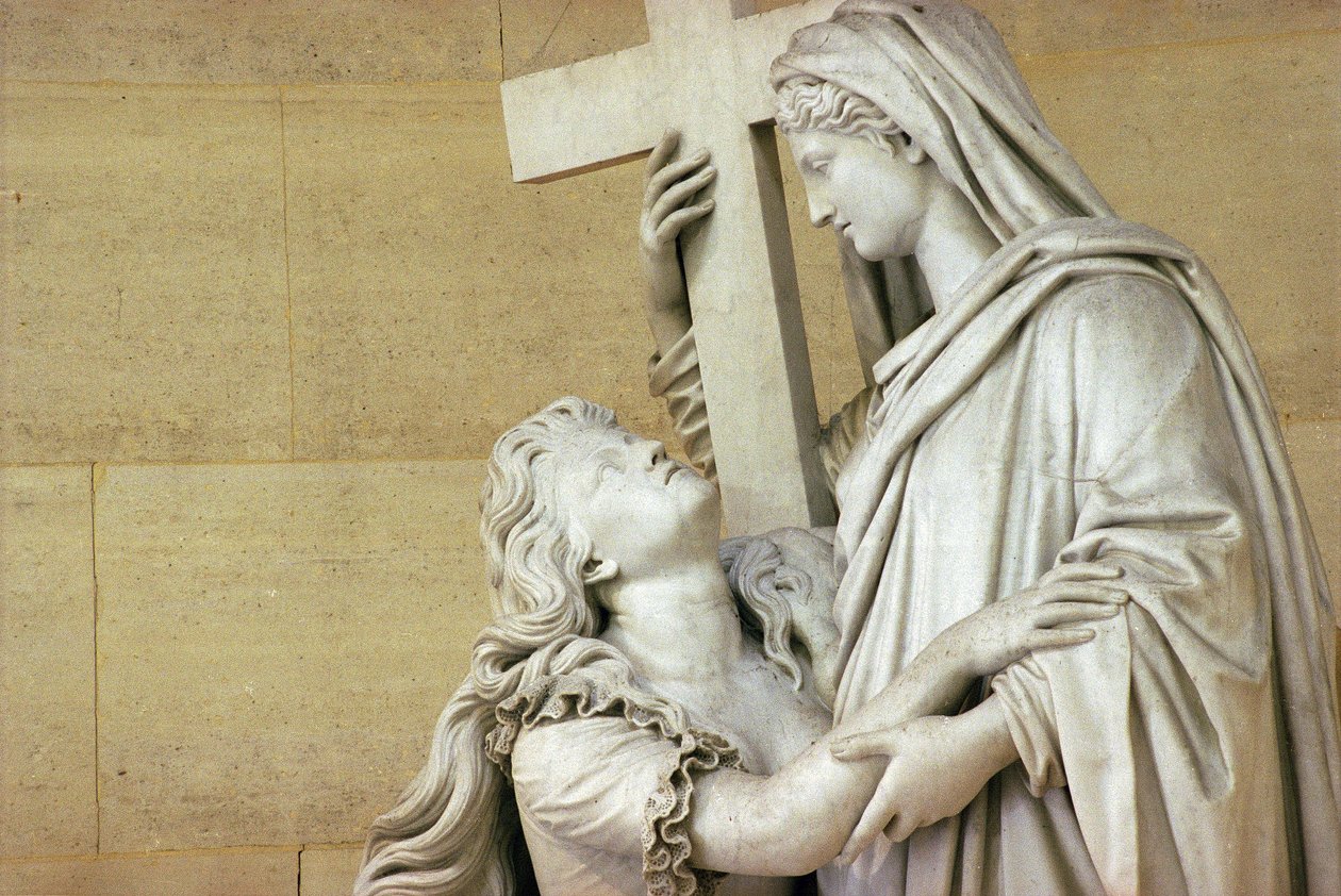 Maria Antonina (1755-93) trzymana przez Religię, 1825 (marmur) (zob. także 252688) autorstwa Jean Baptiste Cortot