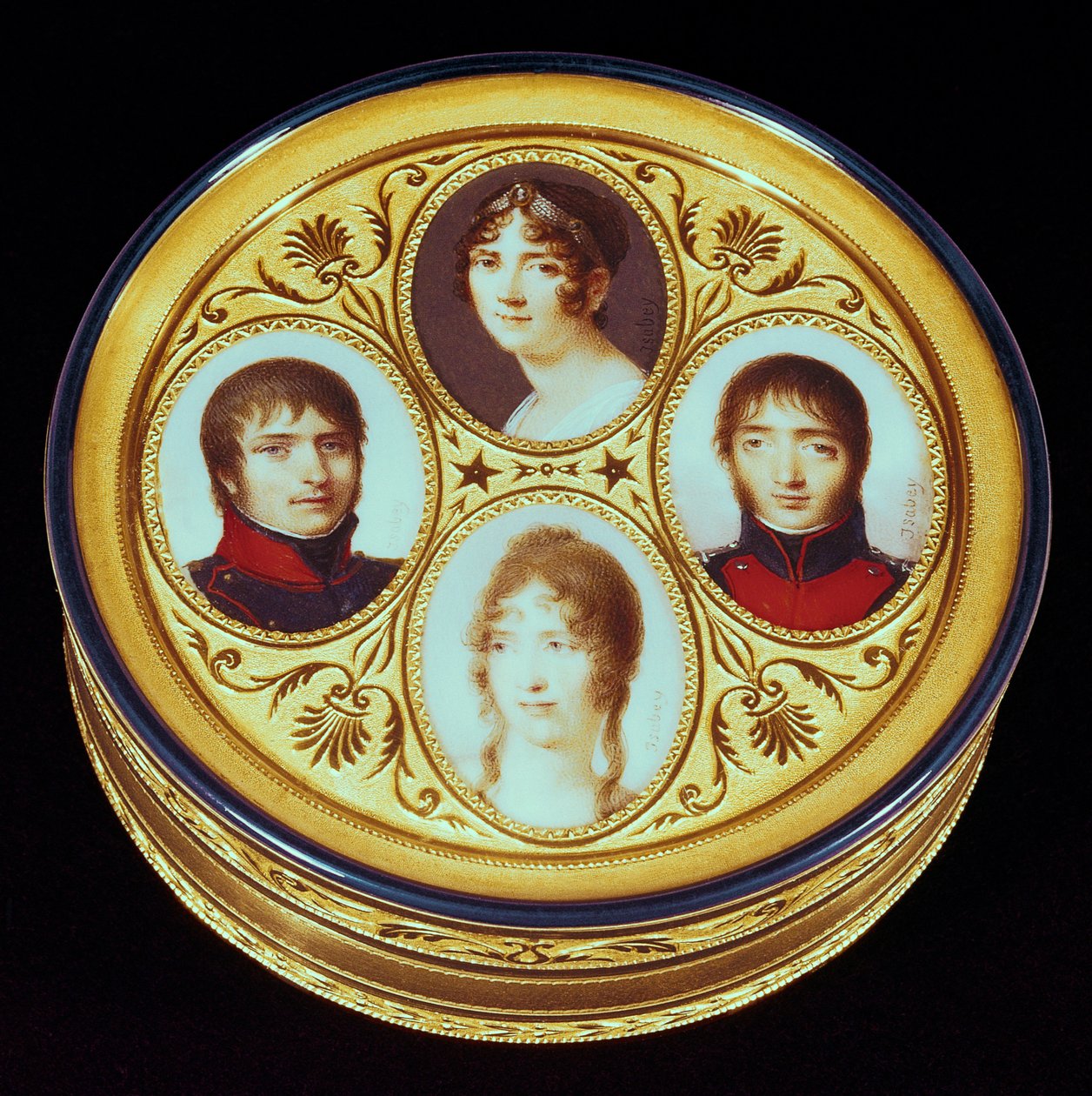 Bonbonniere z portretami Eugeniusza (1781-1824) Hortense (1783-1837) i Josephine Beauharnais (1763-1814) i Louisa Bonaparte (1778-1846) (złoto, kość słoniowa i emalia) autorstwa Jean Baptiste Isabey
