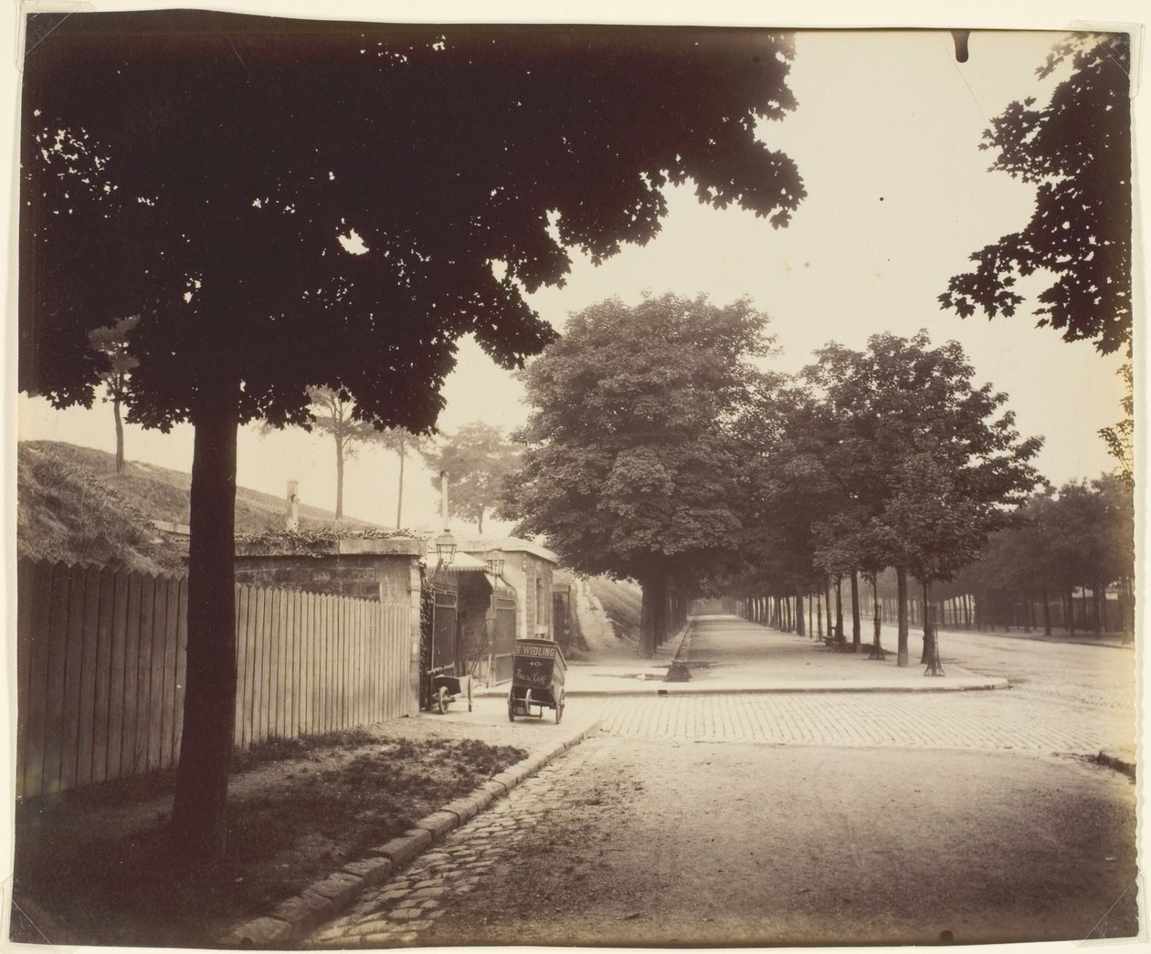 Porte de Gentilly, Bd Kellermann autorstwa Jean Eugène Auguste Atget