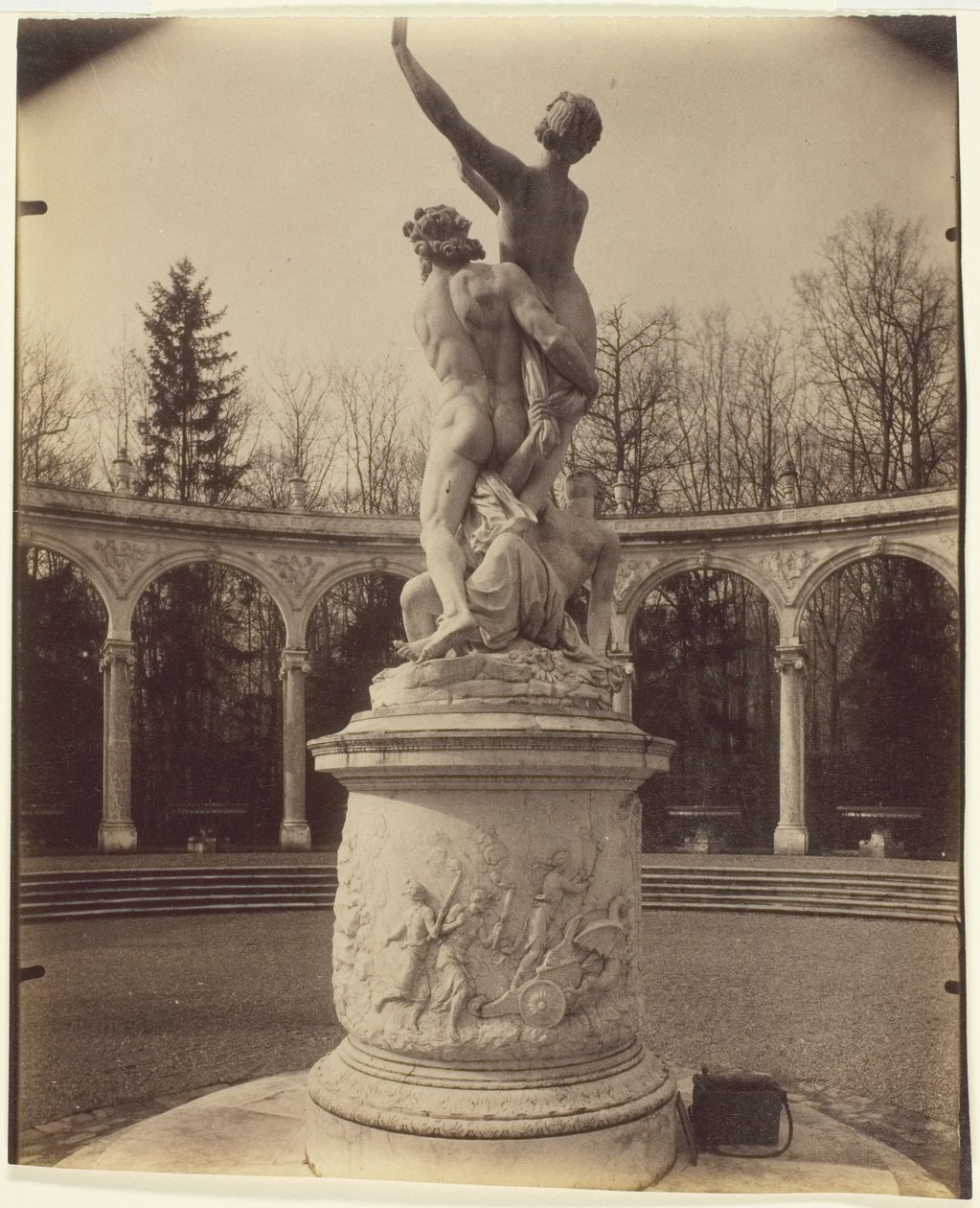Wersal, uprowadzenie Prozerpiny przez Plutona autorstwa Jean Eugène Auguste Atget