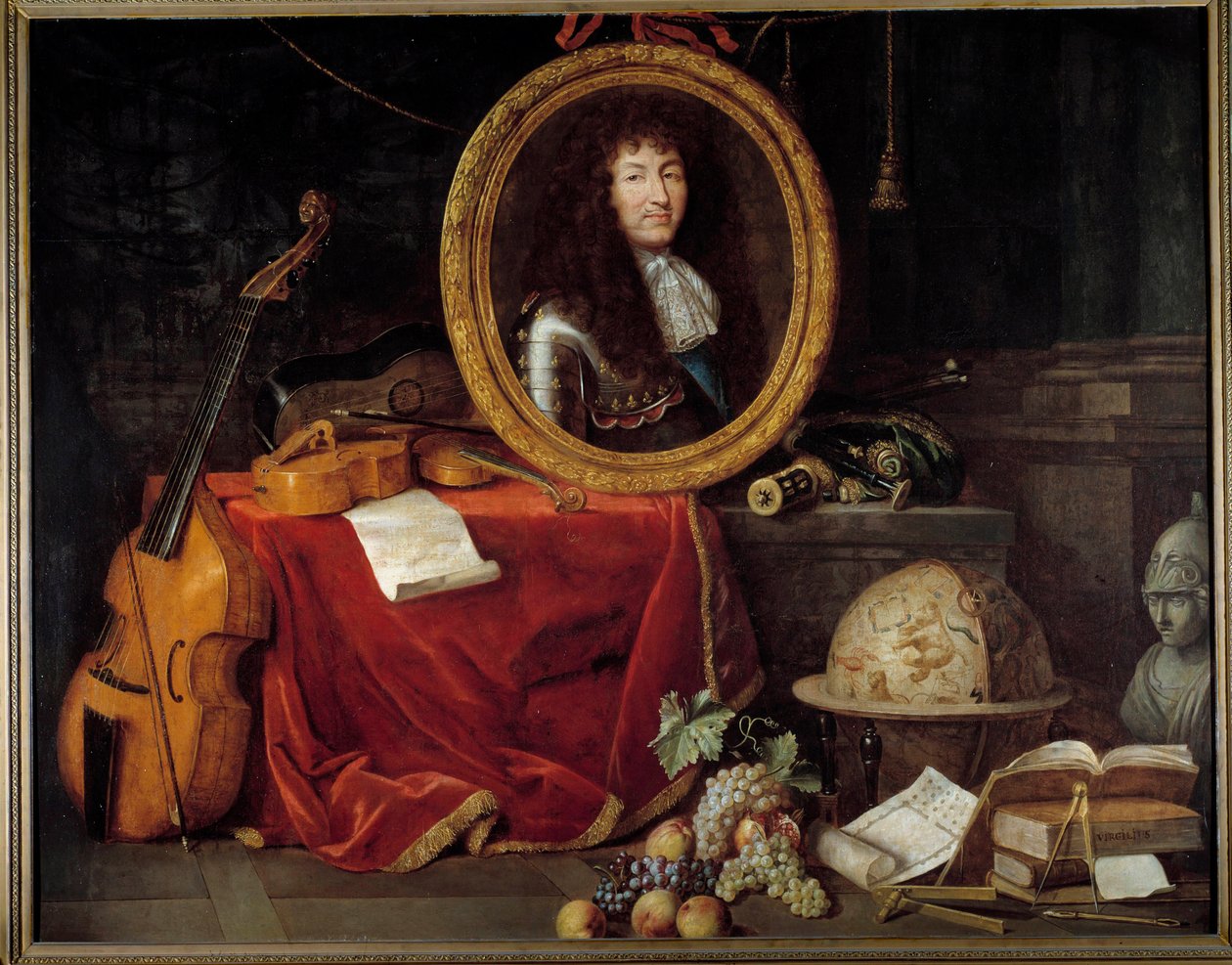 Portret króla Francji Ludwika XIV (1638-1715), protektora sztuki i nauki Portret króla otaczają instrumenty muzyczne (viola de gamba, gitara skrzypcowa) oraz instrumenty naukowe (kwadrat, glob niebieski, kompas). Obraz Jeana Ga autorstwa Jean Garnier
