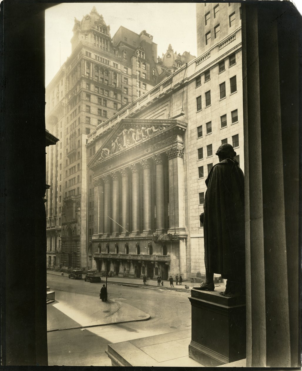Broad St od strony budynku skarbca, Nowy Jork, USA, ok. 1905-40 (fotografia żelatynowa srebrna) autorstwa Jessie Tarbox Beals