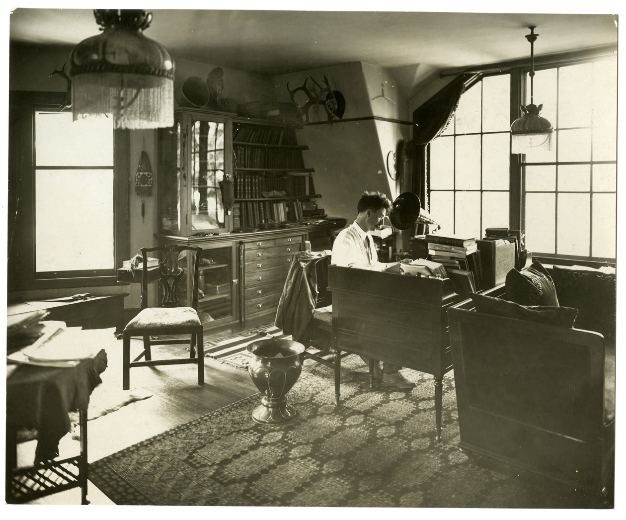 Ernest Thompson Seton, ok. 1918 (zdjęcie żelatynowo-srebrowe) autorstwa Jessie Tarbox Beals