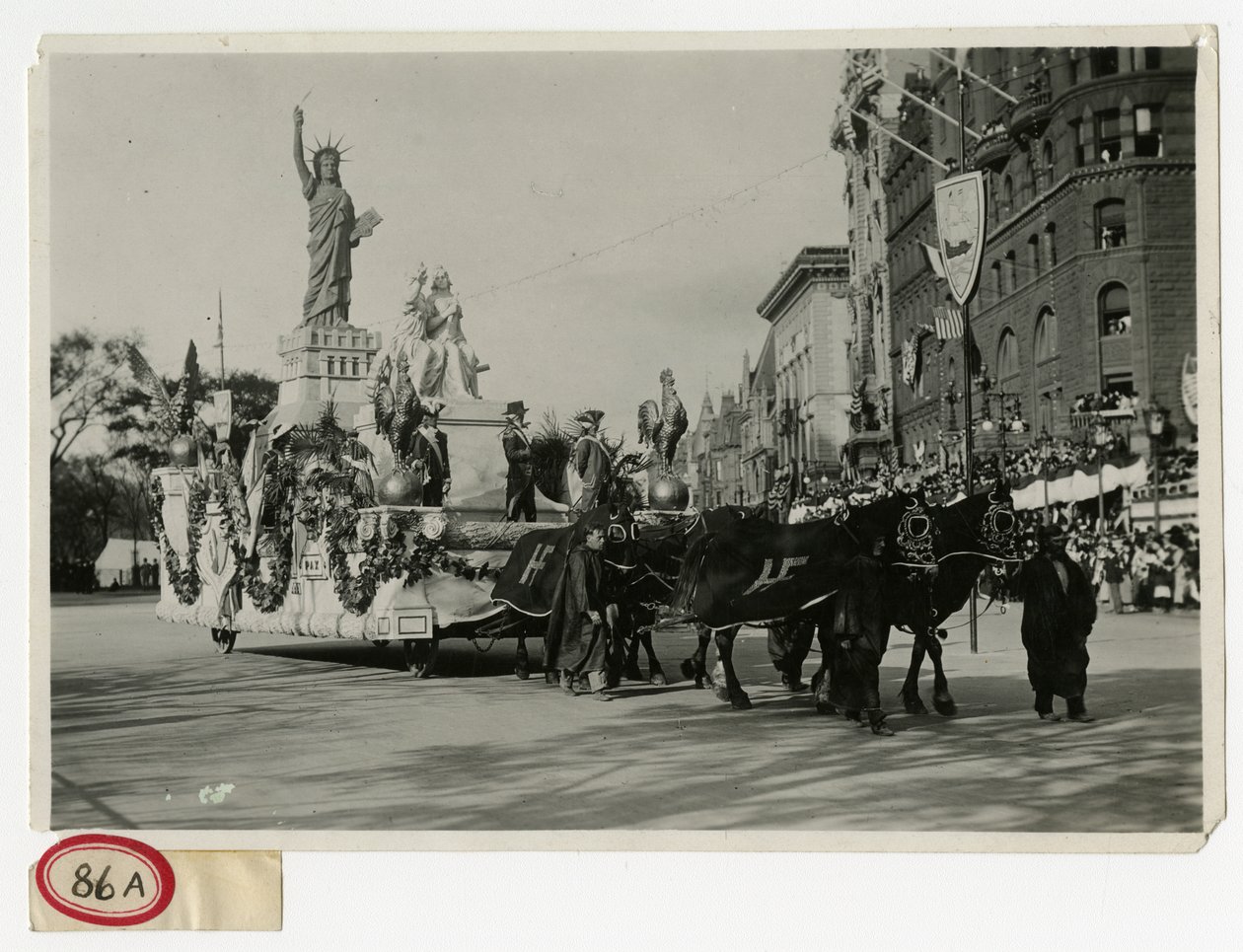 Historyczny pływak paradny nr 53: Statua Wolności autorstwa Jessie Tarbox Beals