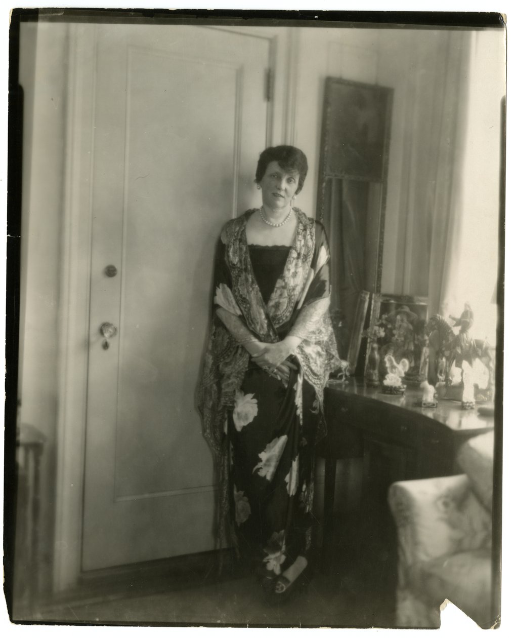 Pani Emily Post, Etykieta, ok. 1926-28 autorstwa Jessie Tarbox Beals