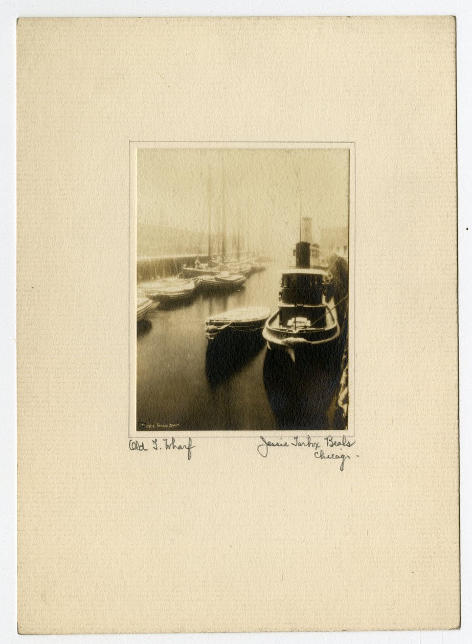 Stare T Wharf, ok. 1902-10 (zdjęcie żelatynowo-srebrowe) autorstwa Jessie Tarbox Beals
