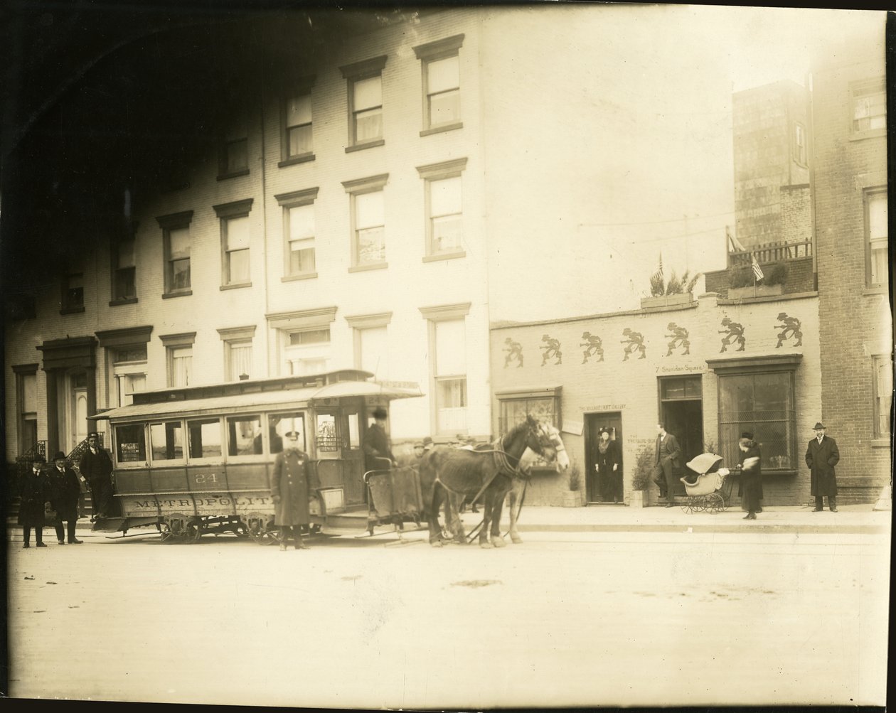 Sheridan Square, Nowy Jork, USA, ok. 1905-40 (zdjęcie żelatynowo-srebrowe) autorstwa Jessie Tarbox Beals
