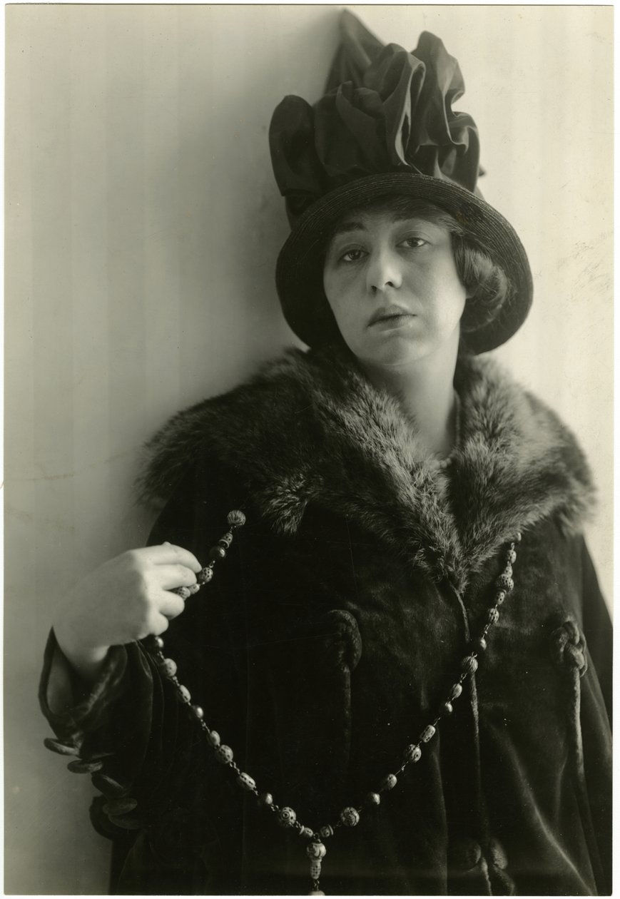 Zoë Akins, autorka Déclassée, ok. 1905-40 autorstwa Jessie Tarbox Beals