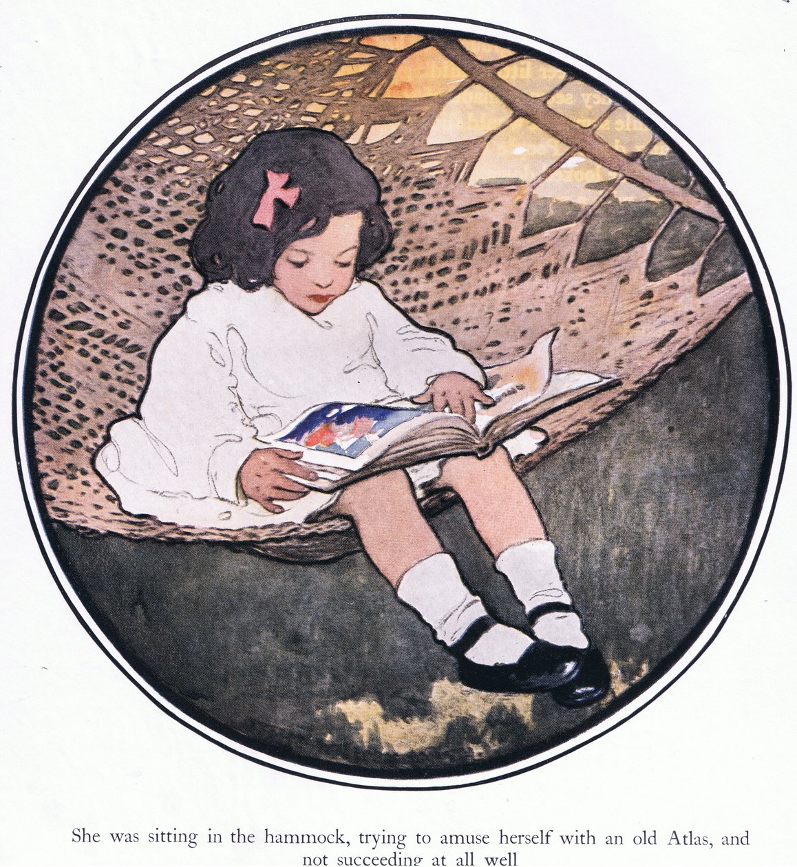 Siedziała w hamaku, próbując bawić się starym atlasem i nie udało jej się to dobrze (kolor lito) autorstwa Jessie Willcox Smith