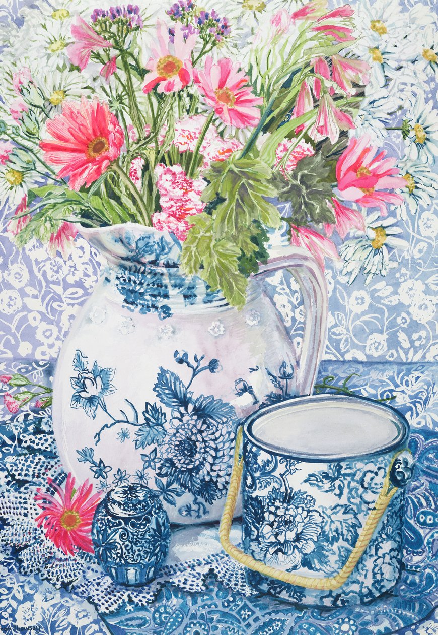 Gerbery w dzbanku Coalport z niebieskimi doniczkami autorstwa Joan Thewsey