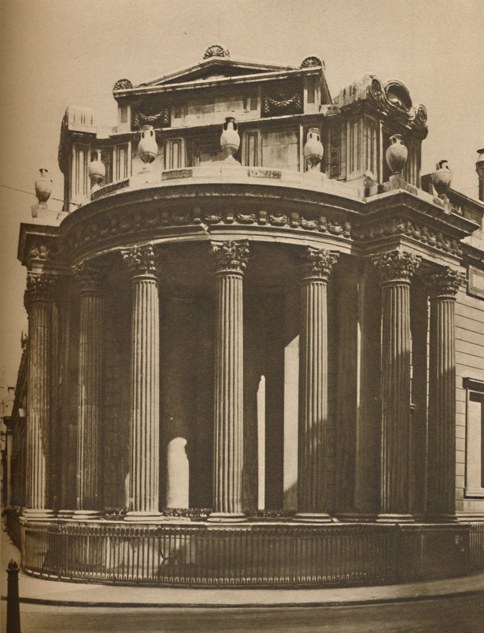 Tivoli Corner, arcydzieło Sir Johna Soanesa w Banku Anglii, c1935. autorstwa Joel