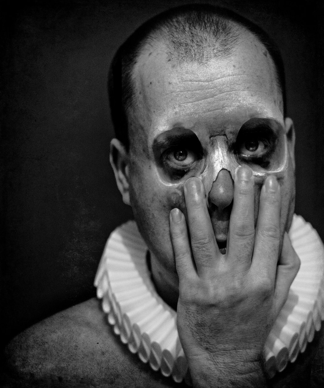 Śmierć klauna (seria), 2014 (sztuka cyfrowa fotografii) autorstwa Johan Lilja