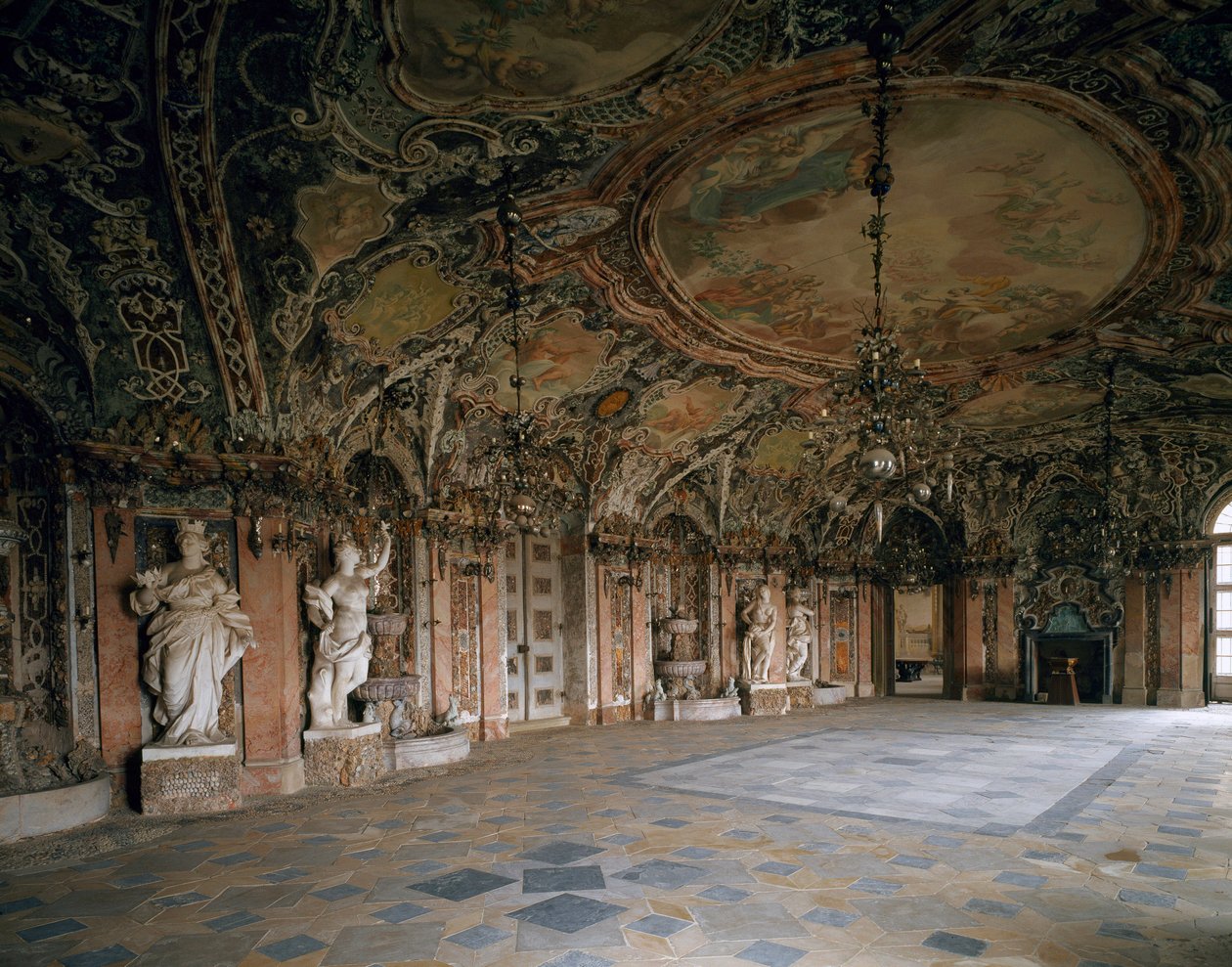 Widok na Wielki Salon zamku Weissenstein, architekt Johann Dientzenhofer (1663-1726) 1714 Pommersfelden, Niemcy autorstwa Johann Dientzenhofer